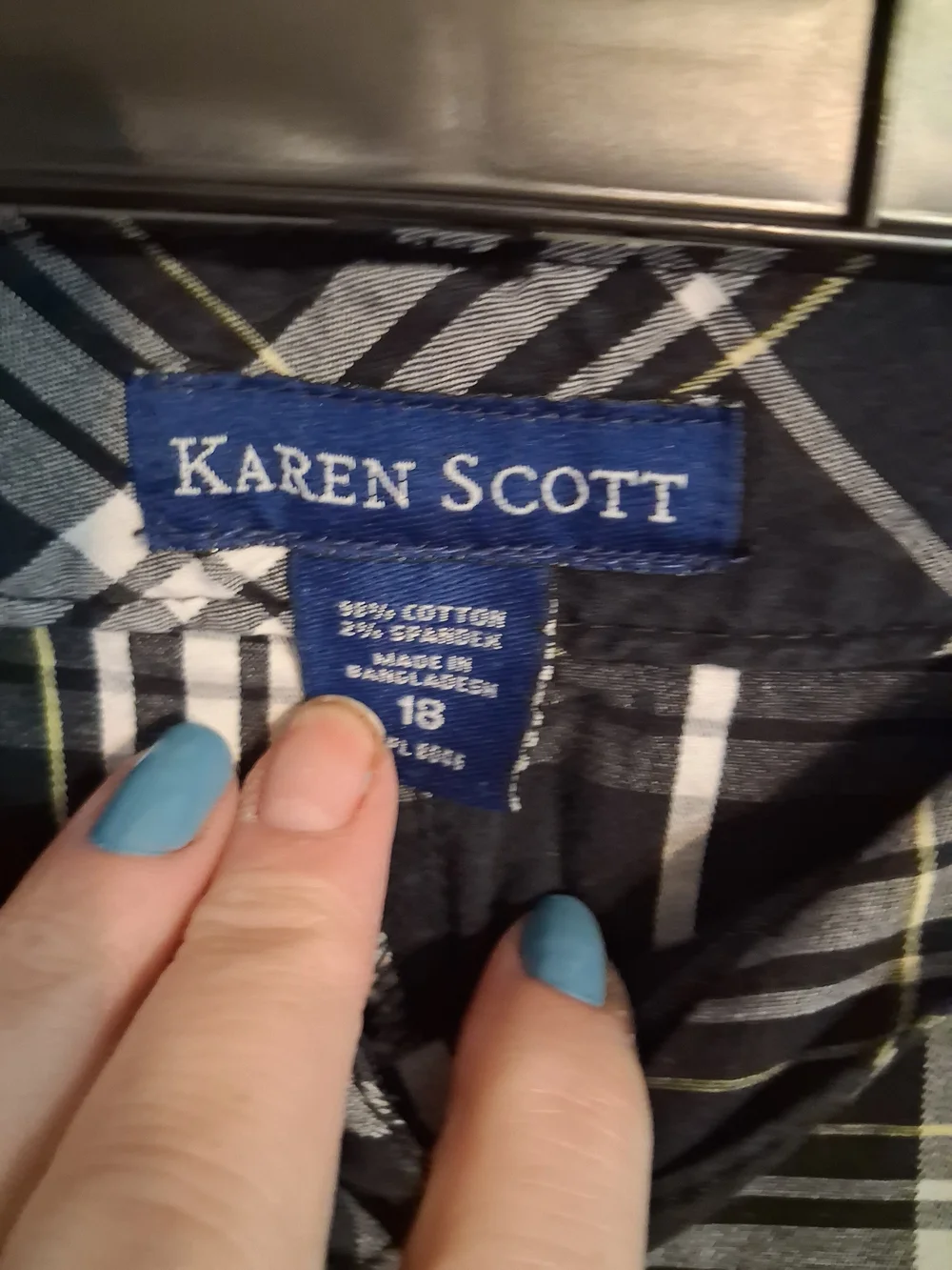 Karen Scott Black and White Plaid Flat Front Women’s Shorts